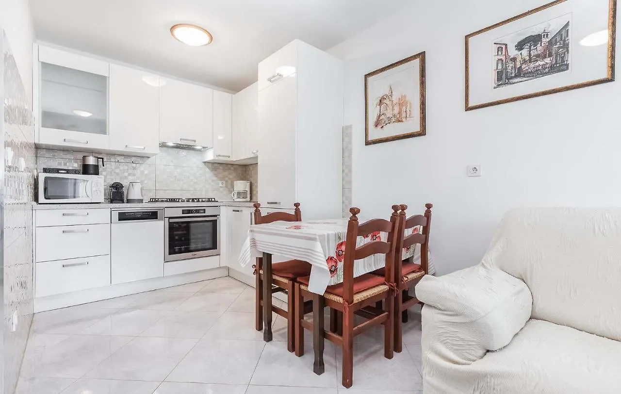 Apartment Apartmani Rino, Porec Croatia